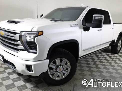 Used 2024 Chevrolet Silverado 2500 High Country w/ Technology Package AWD/4WD image 1