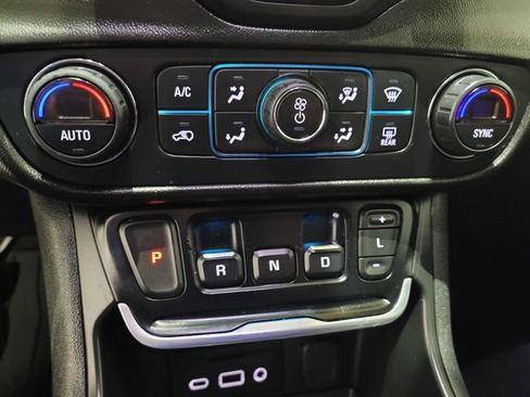 Used 2019 GMC Terrain SLT w/ Preferred Package image 35