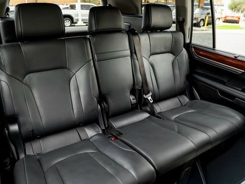 Used 2021 Lexus LX 570 4WD w/ Luxury Package image 26