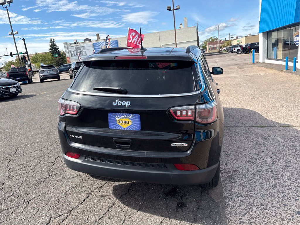 Used 2024 Jeep Compass Latitude AWD/4WD image 11