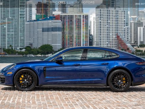Used 2022 Porsche Panamera image 10