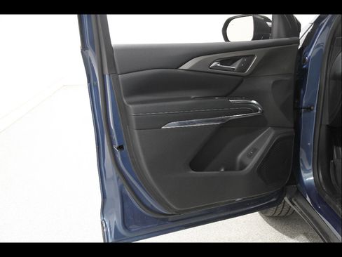 Certified 2026 Chevrolet Traverse LT w/ LPO, Floor Liner Package image 4