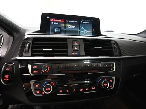 Used 2018 BMW M2 RWD image 6