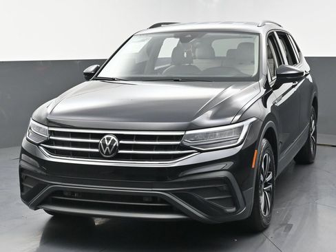 Used 2024 Volkswagen Tiguan S image 7
