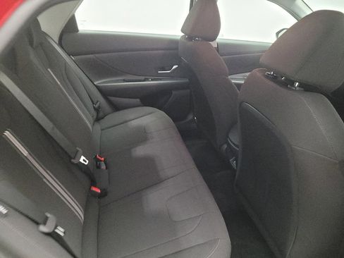 Used 2024 Hyundai Elantra SEL FWD image 19
