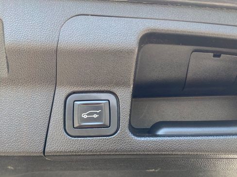 Used 2017 GMC Acadia SLE w/ Driver Alert Package I AWD/4WD image 10