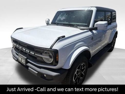 Certified 2025 Ford Bronco Outer Banks AWD/4WD image 1