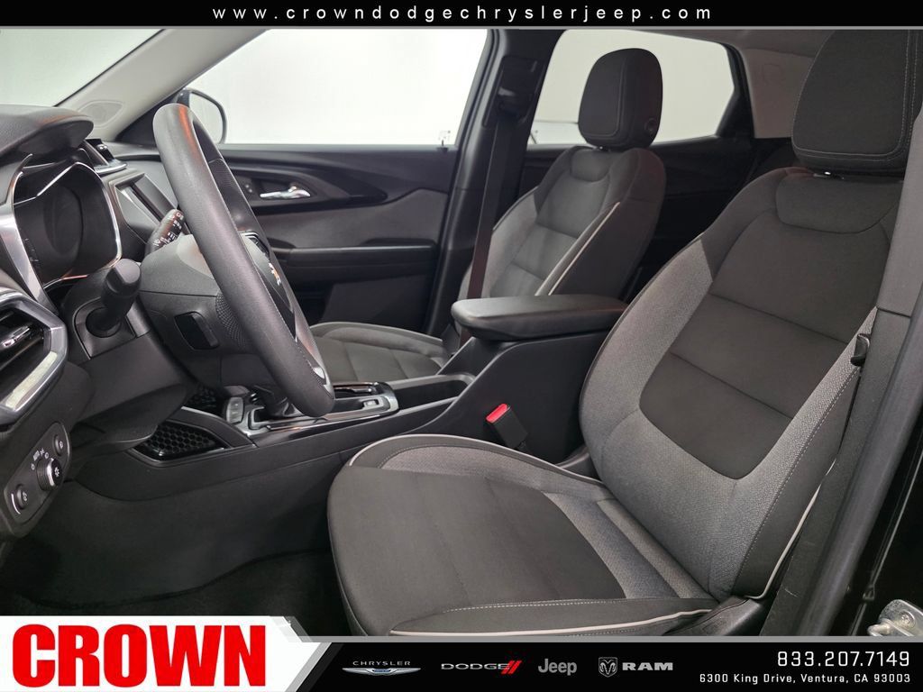 Used 2023 Chevrolet TrailBlazer LT FWD image 19