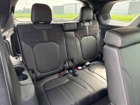 Used 2026 Honda Pilot Black Edition image 14