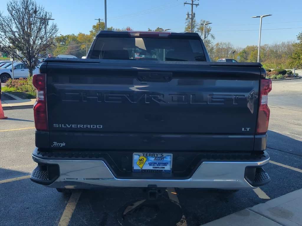 Used 2022 Chevrolet Silverado 1500 LT AWD/4WD image 4
