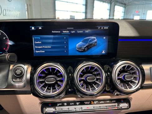 New 2026 Mercedes-Benz GLB 250 4MATIC image 10