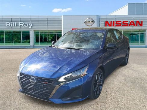 Certified 2024 Nissan Altima 2.5 SR w/ SR Premium Package image 2