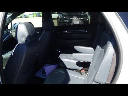 Used 2024 Buick Enclave Premium image 11