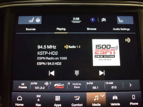 Used 2021 Maserati Levante image 25