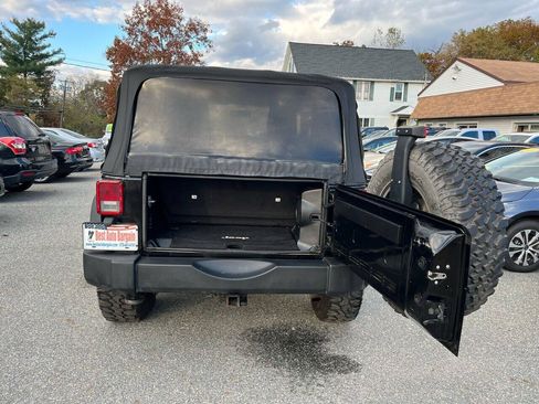 Used 2012 Jeep Wrangler Rubicon w/ PWR Convenience Group AWD/4WD image 19