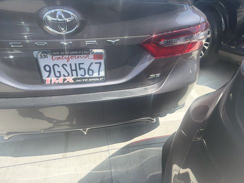 Used 2023 Toyota Camry SE w/ Convenience Package FWD image 2