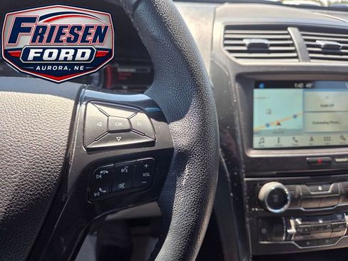 Used 2018 Ford Explorer XLT w/ Equipment Group 201A AWD/4WD image 16