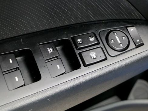 Used 2018 Hyundai Elantra Sport image 22