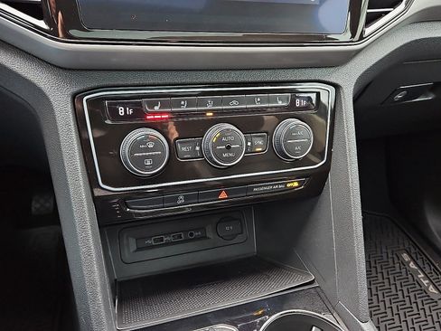 Certified 2021 Volkswagen Atlas SEL Premium image 16