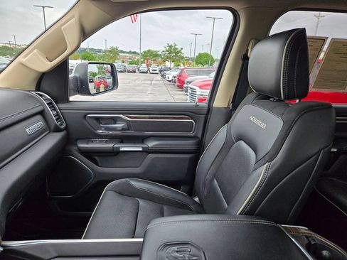 Used 2019 RAM 1500 Laramie AWD/4WD image 24