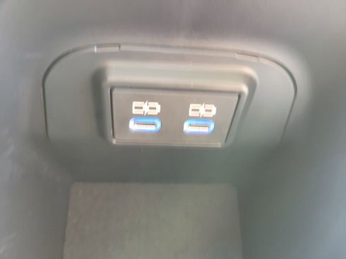 Used 2022 Toyota RAV4 XLE image 25