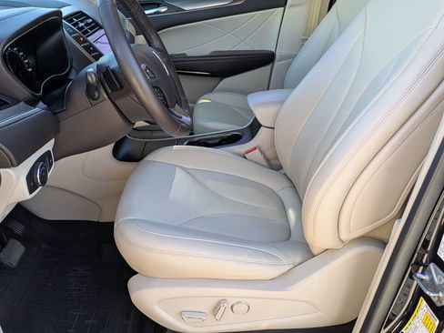 Used 2019 Lincoln MKC Premiere image 14