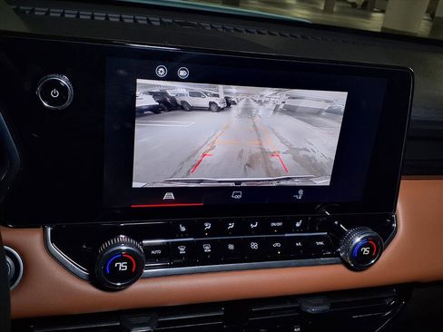 Used 2024 GMC Canyon AT4 image 7