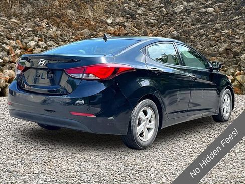 Used 2014 Hyundai Elantra SE FWD image 2