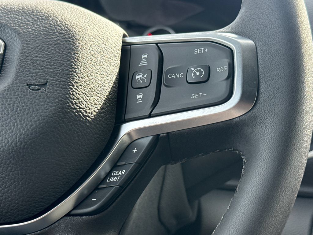 New 2026 RAM 3500 Big Horn AWD/4WD image 27
