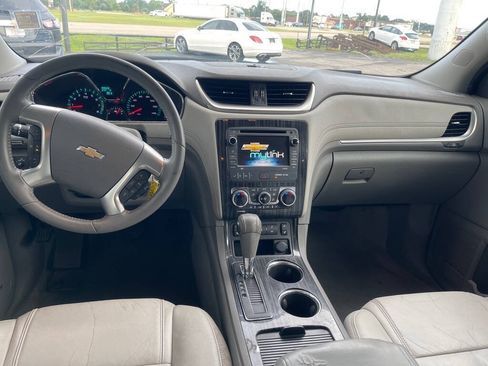 Used 2013 Chevrolet Traverse LT FWD image 12