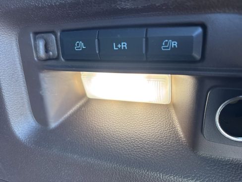 Used 2022 Ford Explorer King Ranch w/ Premium Technology Package image 34