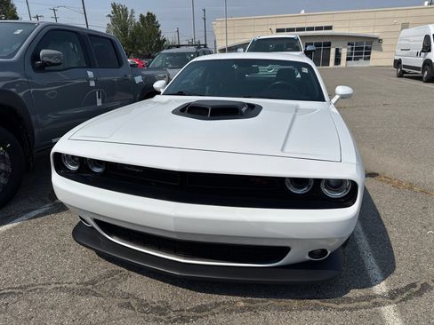 Used 2021 Dodge Challenger R/T Scat Pack w/ Shaker Package RWD image 2