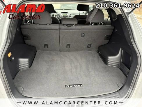 Used 2012 Hyundai Tucson GL image 21