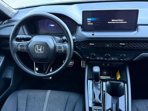 Used 2025 Honda Accord Sport image 13