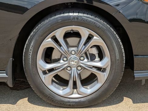 Used 2023 Honda Accord EX image 9