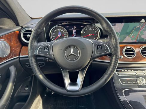 Used 2017 Mercedes-Benz E 300 4MATIC image 22