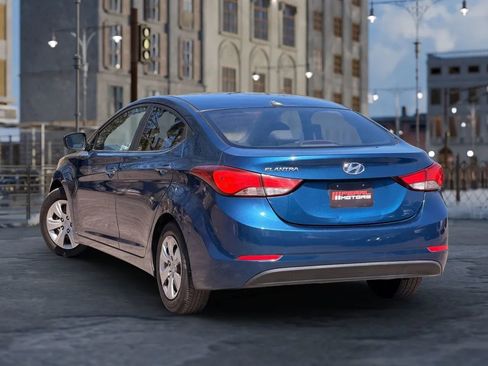 Used 2016 Hyundai Elantra SE FWD image 5