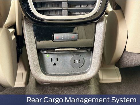 Used 2023 Lincoln Nautilus Reserve w/ Equipment Group 202A image 32