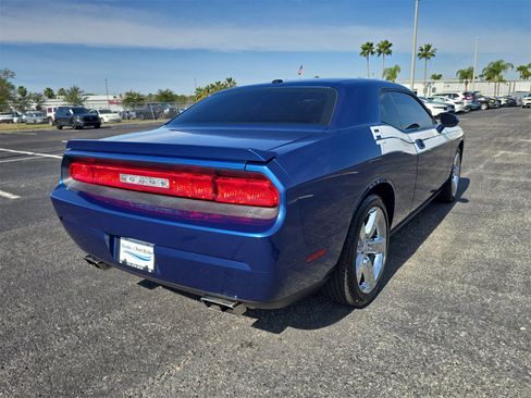 Used 2010 Dodge Challenger R/T image 3