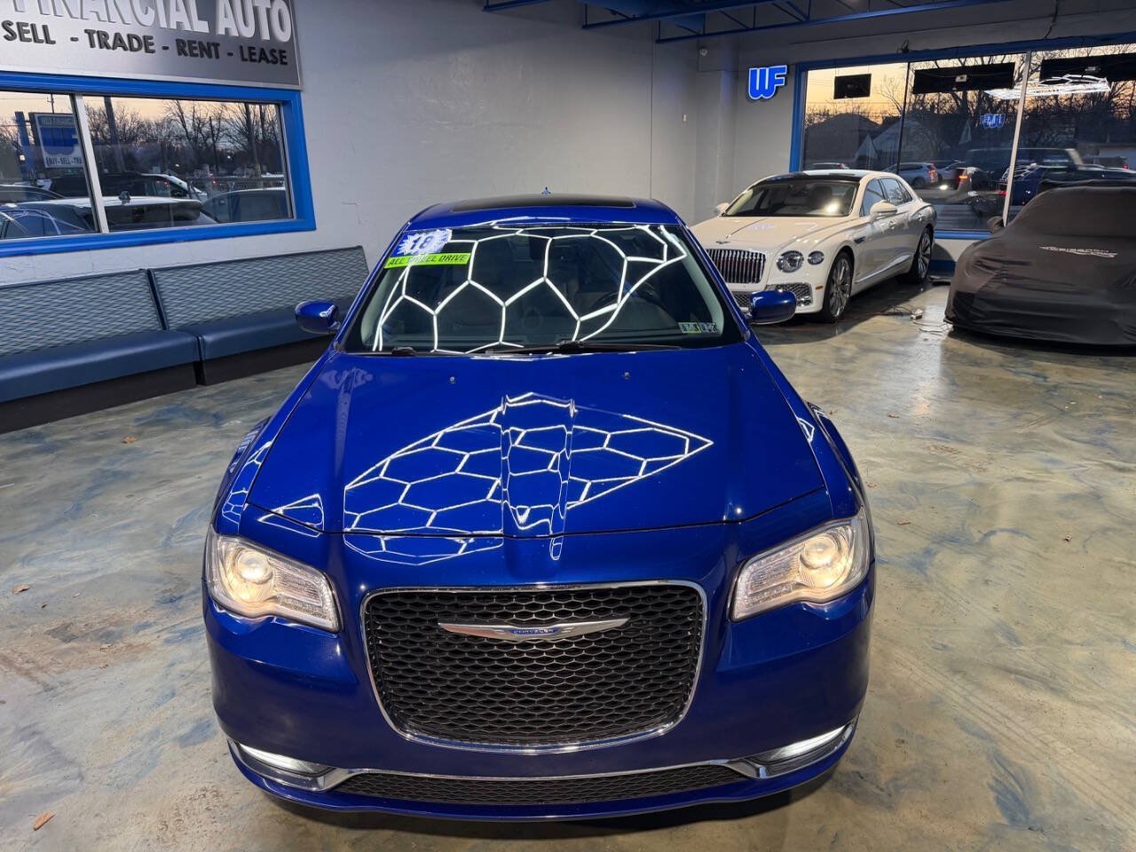 Used 2018 Chrysler 300 Touring L AWD/4WD image 5