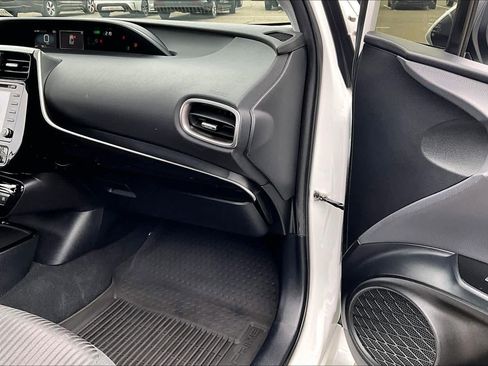 Certified 2022 Toyota Prius Prime LE image 18