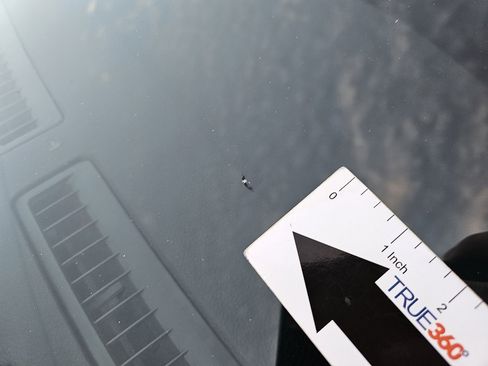 Used 2016 Nissan Sentra S image 69