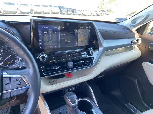 Used 2021 Toyota Highlander Platinum AWD/4WD image 23
