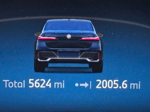 Certified 2025 BMW 760i xDrive image 16