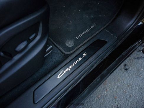 Used 2024 Porsche Cayenne S image 36