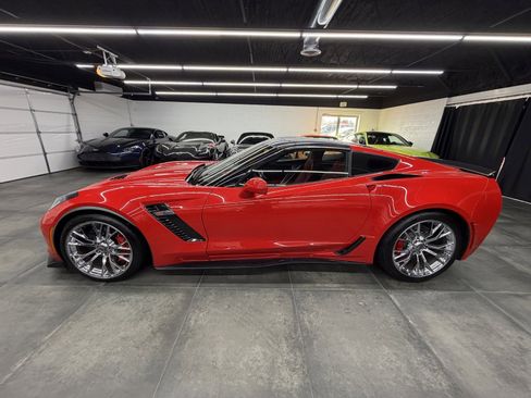 Used 2015 Chevrolet Corvette Z06 w/ 3LZ Preferred Equipment Group image 3