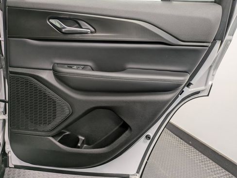 Used 2023 Jeep Grand Cherokee Altitude image 25