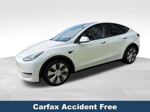 Used 2023 Tesla Model Y Long Range image 2