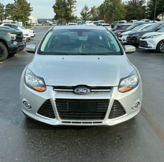 Used 2012 Ford Focus Titanium FWD image 2
