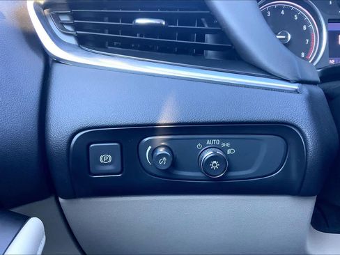 Used 2020 Buick Enclave Essence w/ Sound and Sites Package image 32